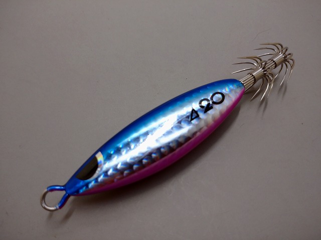 NAKED・デルタ ケイムラ・ブルピン